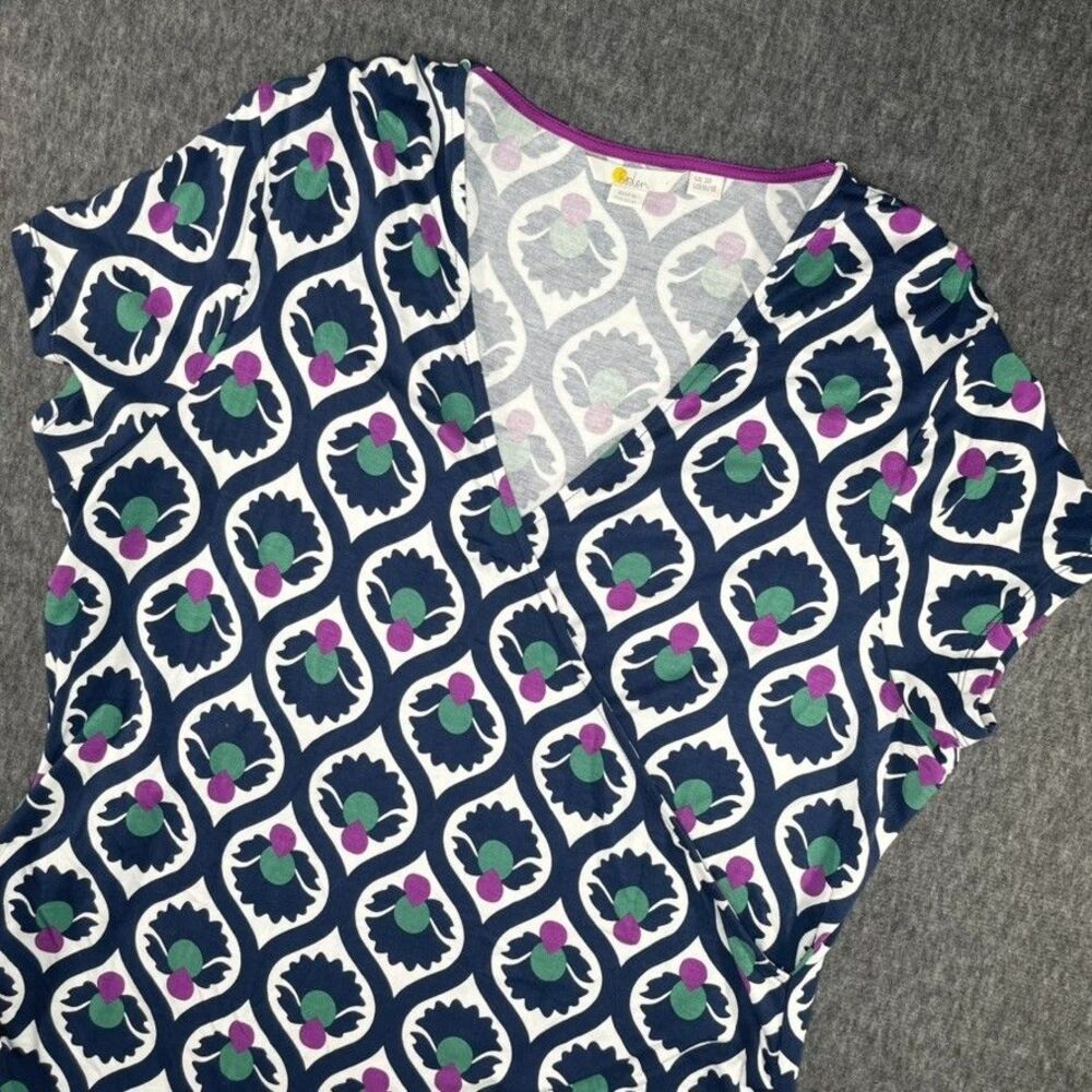Boden ruched top womens sz 16/18 -navy geometric print stretchy for summer - Picture 3 of 12